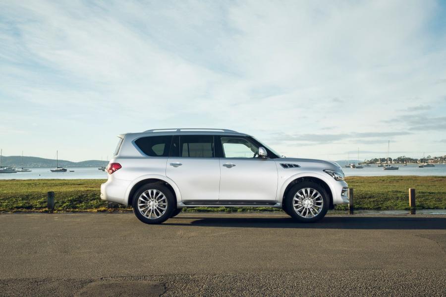  Infiniti QX80 5.6 2015 года  (AU) (фото 6 из 30)